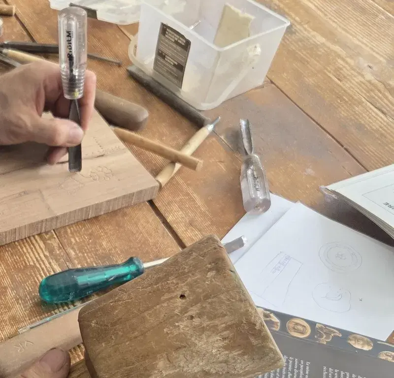 Workshop di texture nella scultura su legno per adulti al MAV
